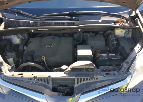 2018 Toyota Sienna Xle 8 Passenger z USA, uszkodzony, nr VIN 5TDYZ3DC6JS902830